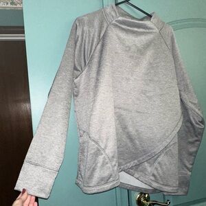 NWOT Gray Long Sleeve Sweatshirt. With pockets. . XXL.